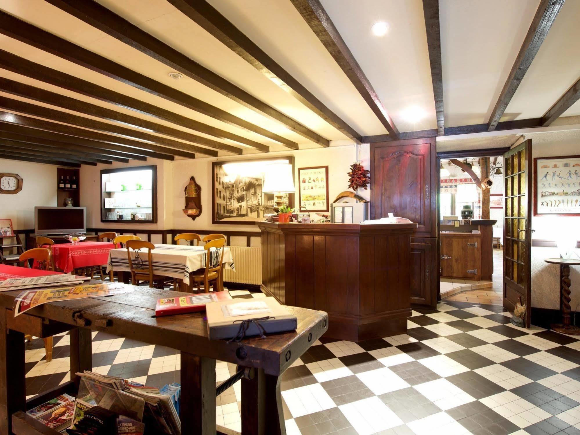 Auberge Chez Tante Ursule Cambo-les-Bains Dış mekan fotoğraf