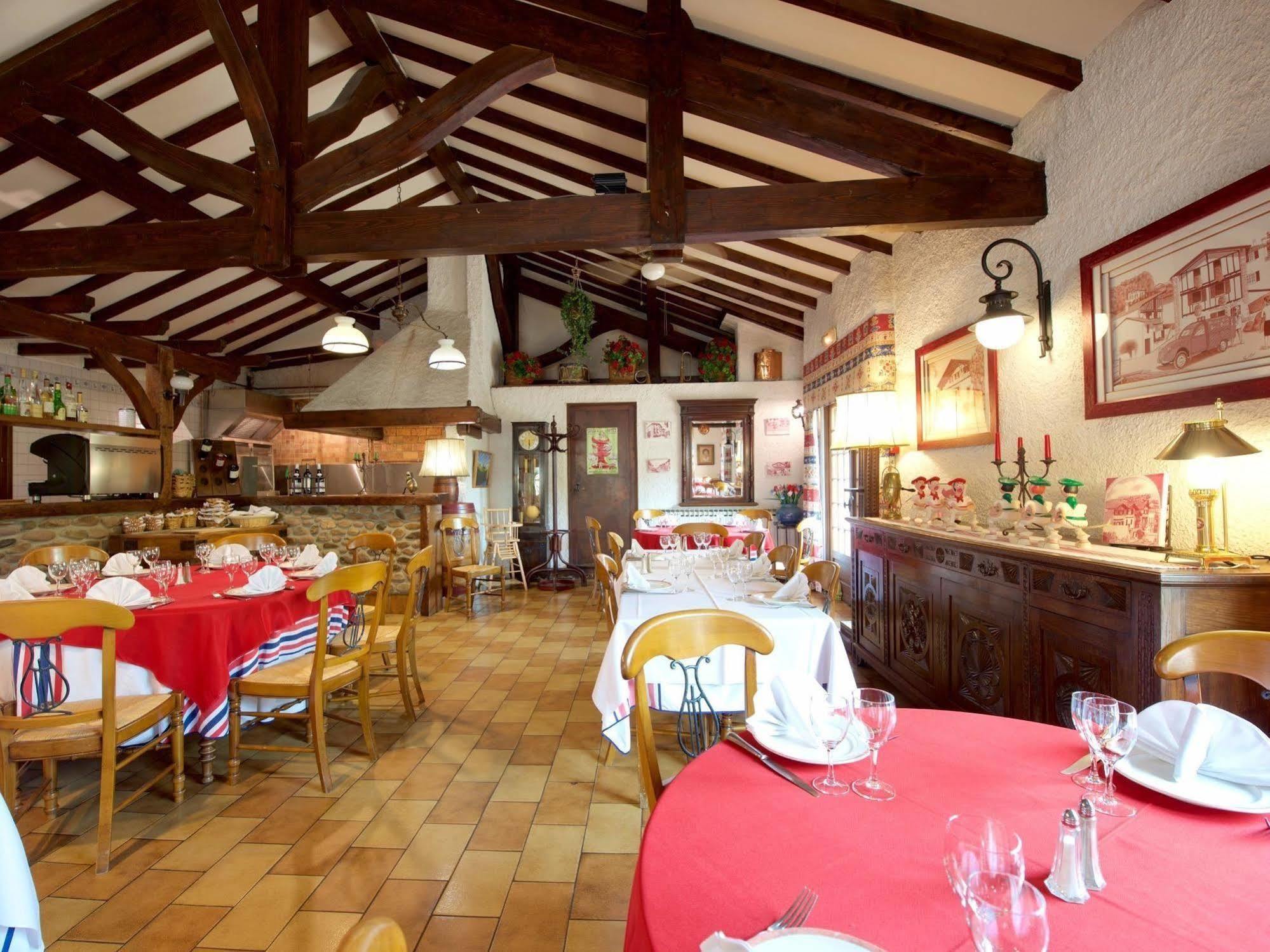 Auberge Chez Tante Ursule Cambo-les-Bains Dış mekan fotoğraf