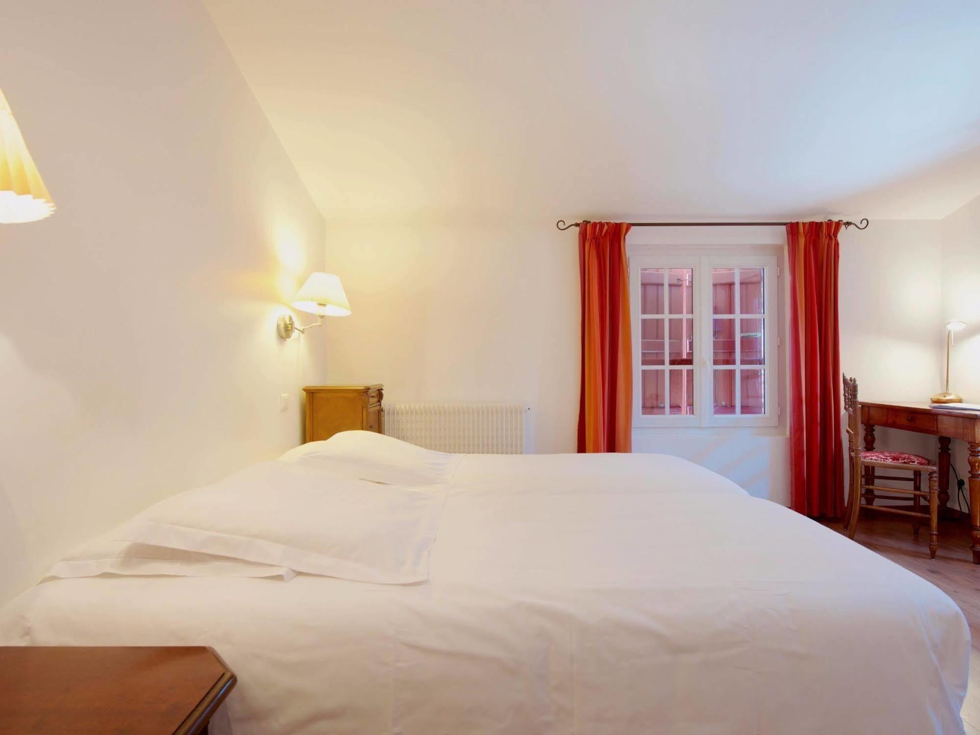 Auberge Chez Tante Ursule Cambo-les-Bains Dış mekan fotoğraf
