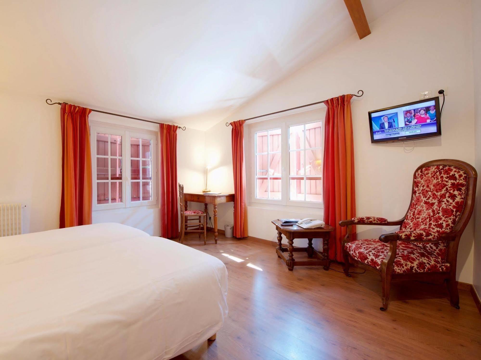 Auberge Chez Tante Ursule Cambo-les-Bains Dış mekan fotoğraf