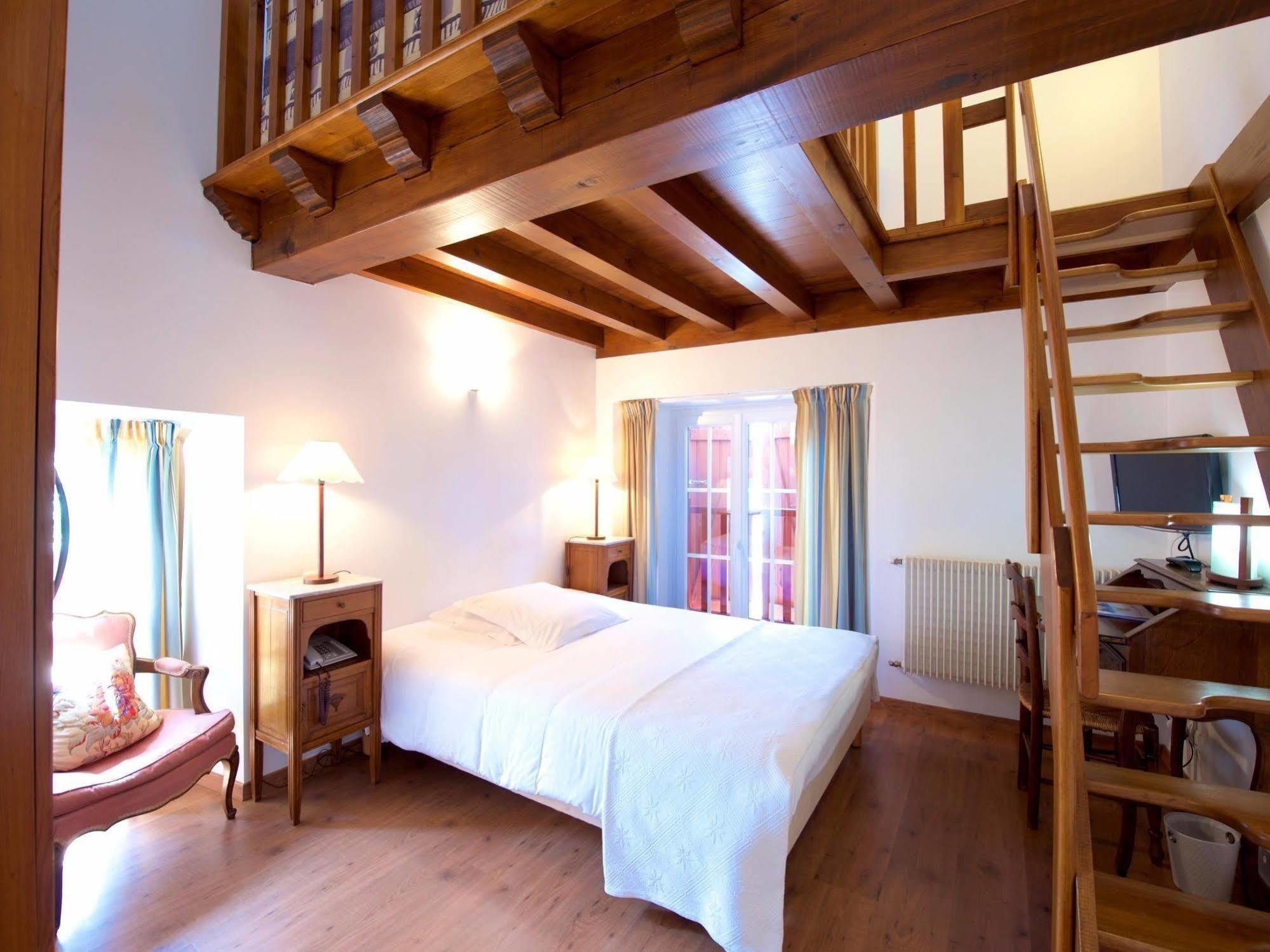 Auberge Chez Tante Ursule Cambo-les-Bains Dış mekan fotoğraf