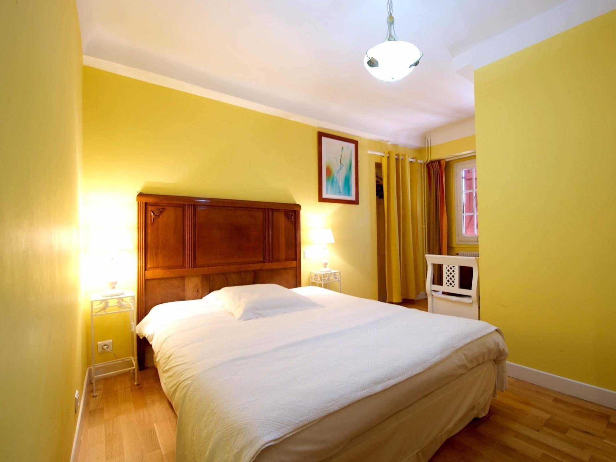 Auberge Chez Tante Ursule Cambo-les-Bains Dış mekan fotoğraf