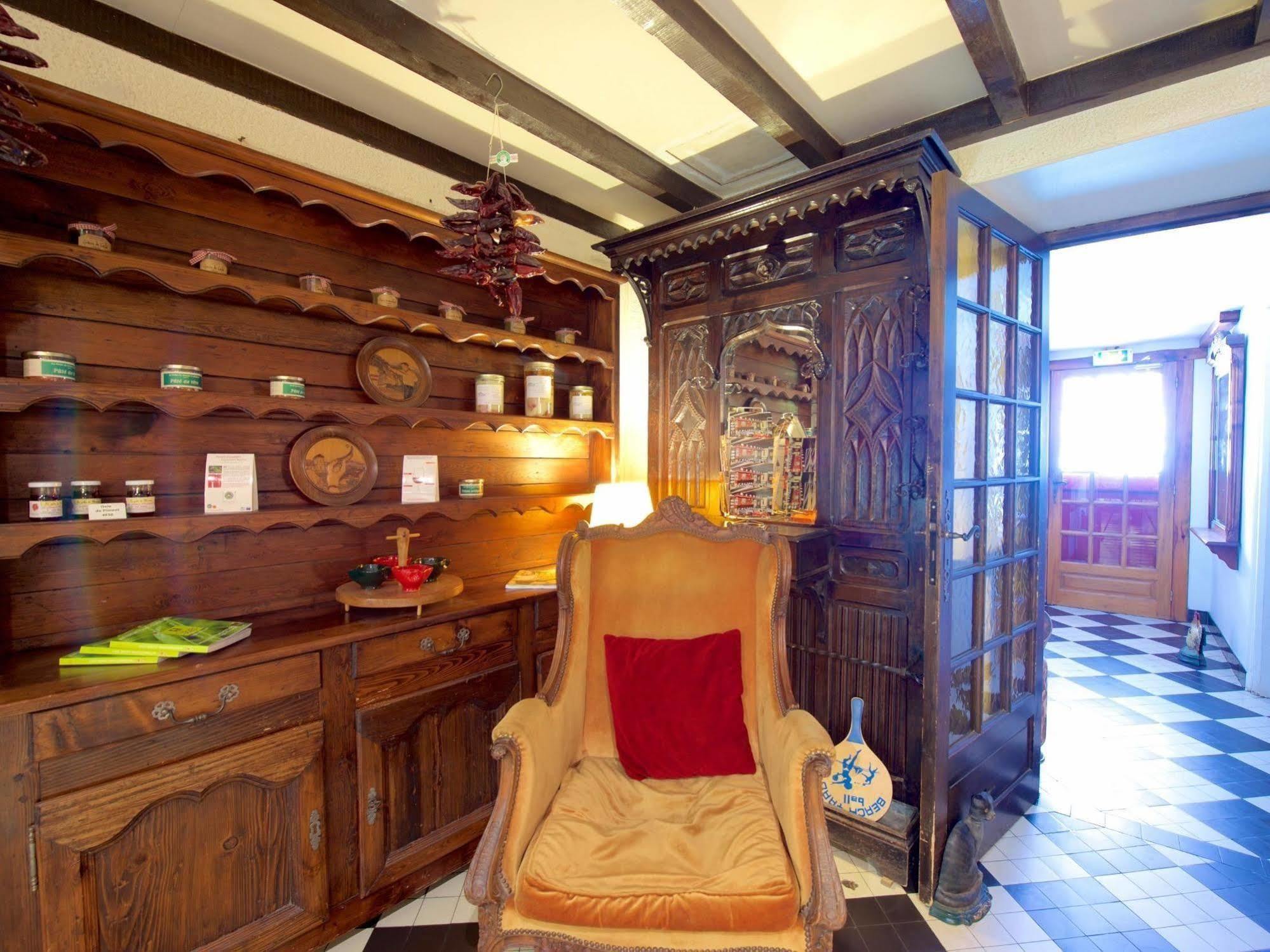 Auberge Chez Tante Ursule Cambo-les-Bains Dış mekan fotoğraf